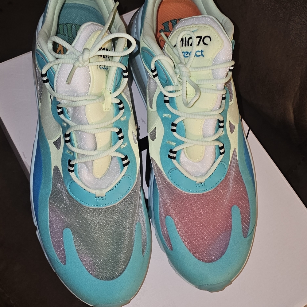 Nike Airmax react - Picture 2 of 4